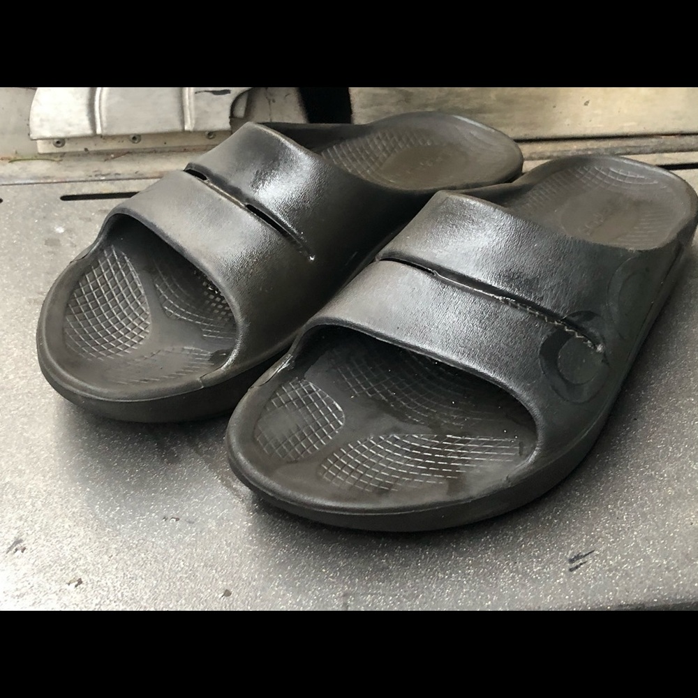 OOFOS Ooah Tech Comfort Recovery Comfort Slides